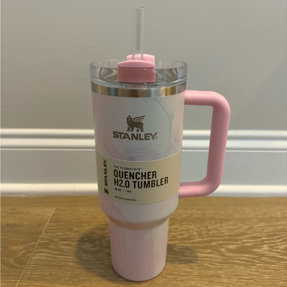 NWT Stanley Quencher H2.0 40 oz Tumbler
